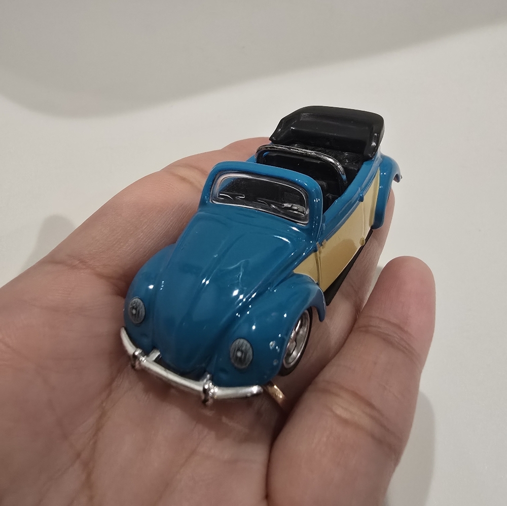 GUC VW VOLKSWAGEN BEETLE BUG CABRIOLET CONVERTIBLE RARE 1:64 DIECAST CAR